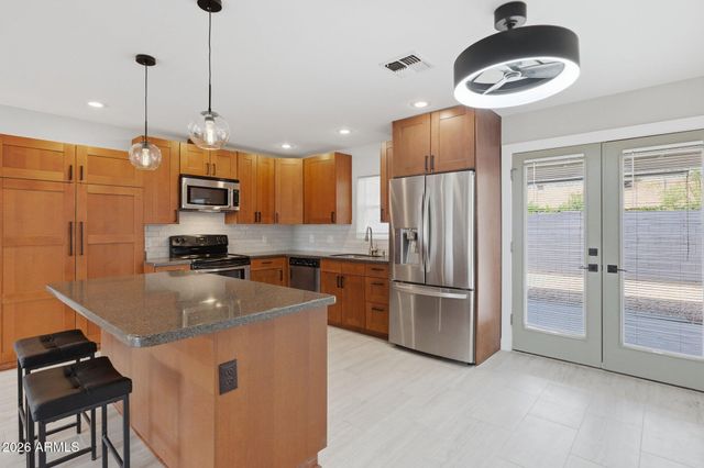 4922 W TOWNLEY Avenue, Glendale, AZ 85302