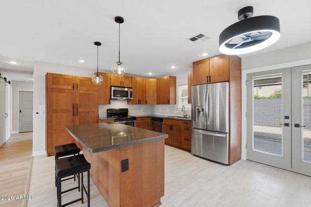 4922 W TOWNLEY Avenue, Glendale, AZ 85302