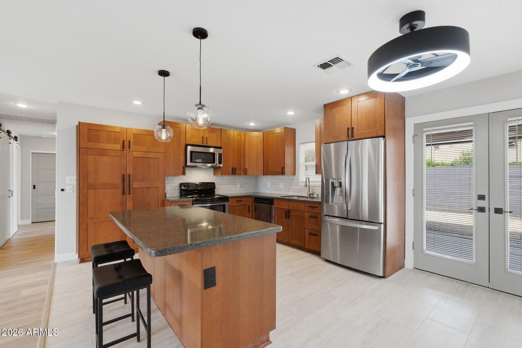 Image 15 of property listing at 4922 W TOWNLEY Avenue, Glendale, AZ 85302