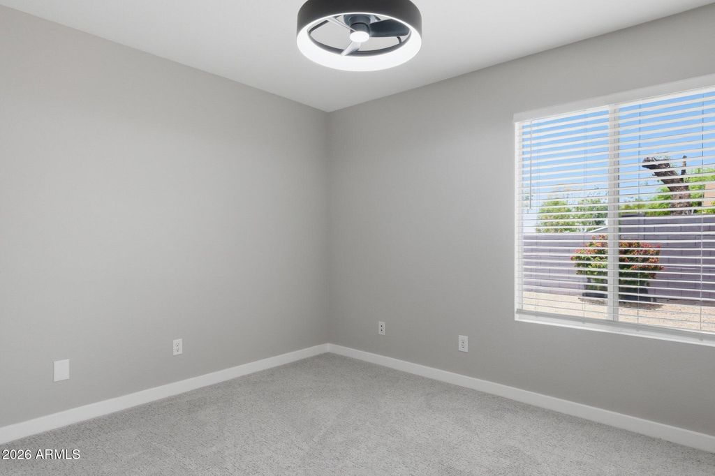 Image 20 of property listing at 4922 W TOWNLEY Avenue, Glendale, AZ 85302