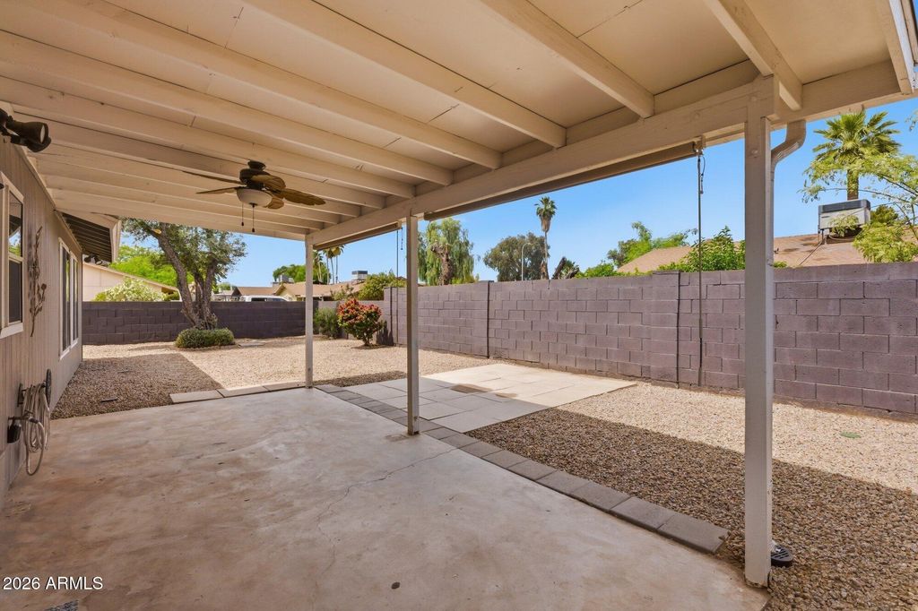 Image 26 of property listing at 4922 W TOWNLEY Avenue, Glendale, AZ 85302