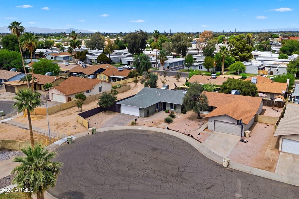 Image 32 of property listing at 4922 W TOWNLEY Avenue, Glendale, AZ 85302