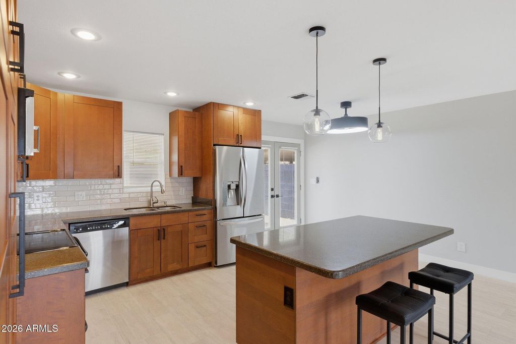 Image 4 of property listing at 4922 W TOWNLEY Avenue, Glendale, AZ 85302