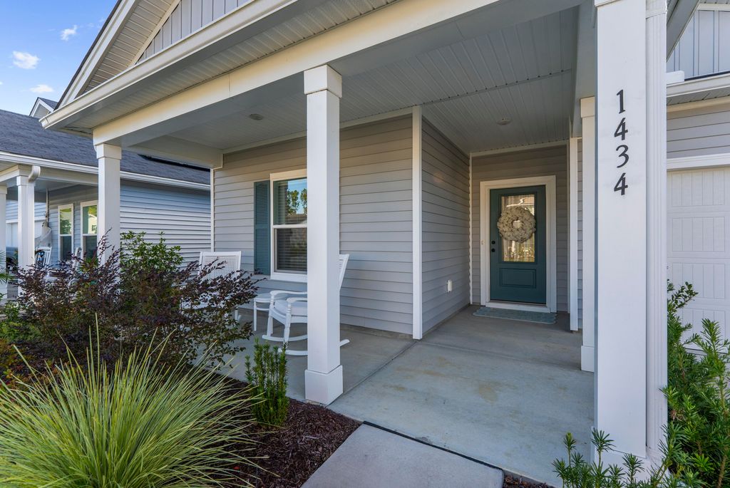 Image 3 of property listing at 1434 Arabella Street Street, Charleston, SC 29414