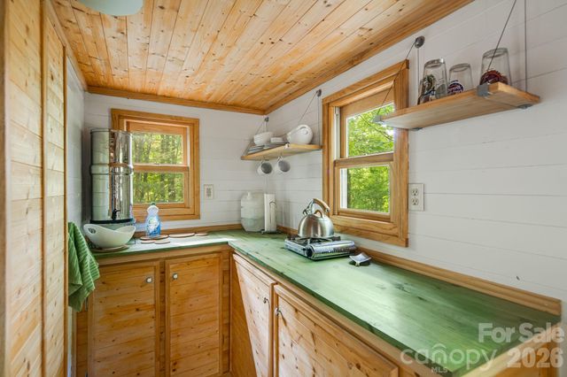 99999 Acorn Drive, Marshall, NC 28753