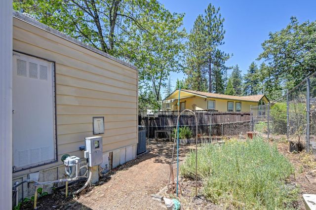 18607 Dunvegan Dr, Applegate, CA 95703