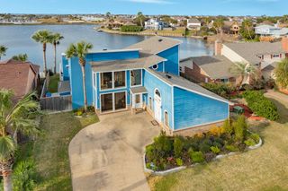 24 Quintana Drive, Galveston, TX 77554