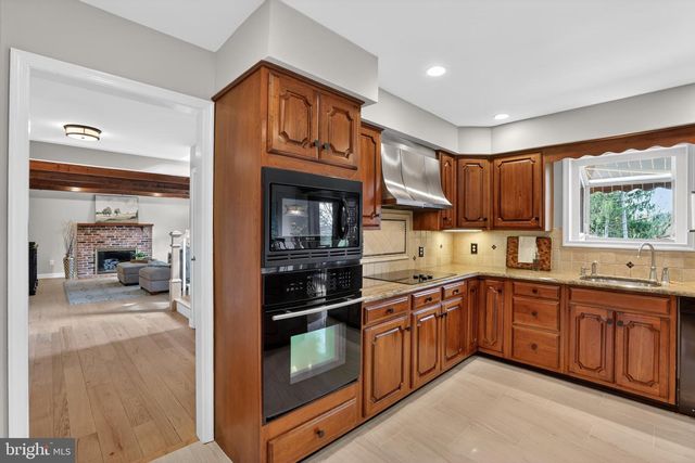 3143 MILLHURST LN, Doylestown, PA 18902