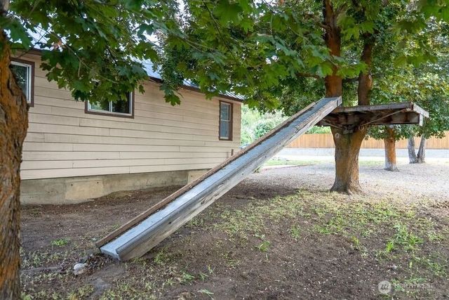 318 Lombard Street, Twisp, WA 98856