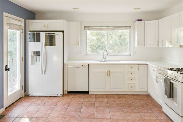 73 Half Crown Cir 73, Ashland, MA 01721