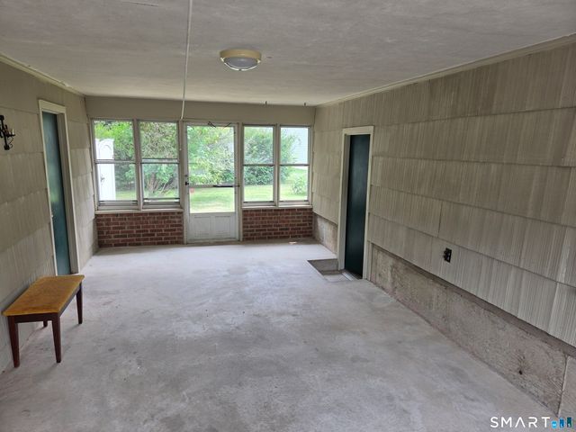 15 Russo Drive, Hamden, CT 06518