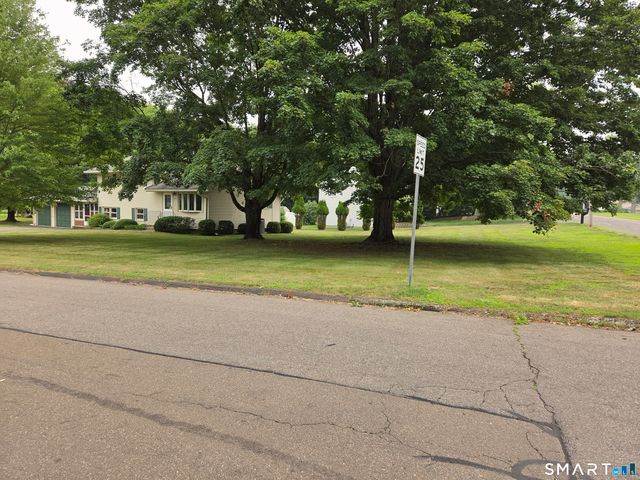 15 Russo Drive, Hamden, CT 06518