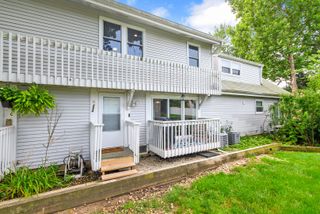 224 Foxhead Court B, Bolingbrook, IL 60440