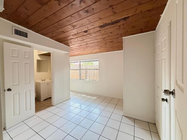735 46th Street, West Palm Beach, FL 33407