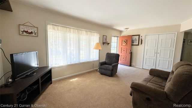 948 Van Sull Street, Westland, MI 48185