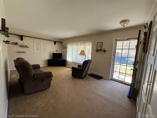 948 Van Sull Street, Westland, MI 48185