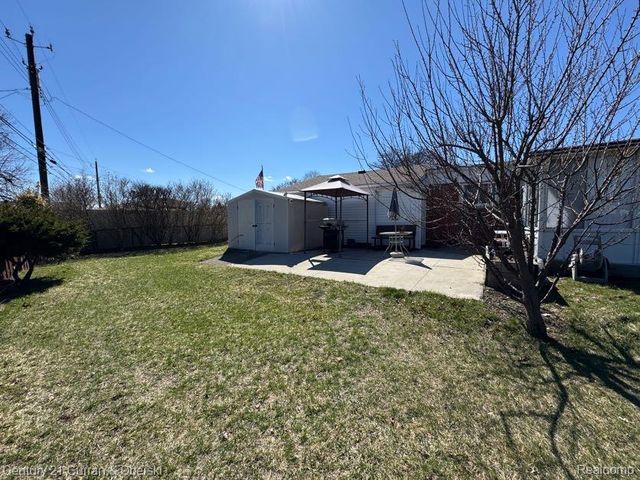 948 Van Sull Street, Westland, MI 48185