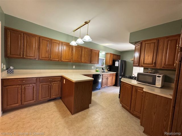 948 Van Sull Street, Westland, MI 48185