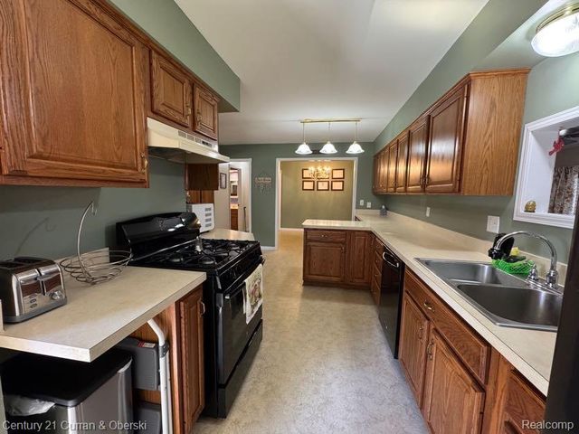 948 Van Sull Street, Westland, MI 48185