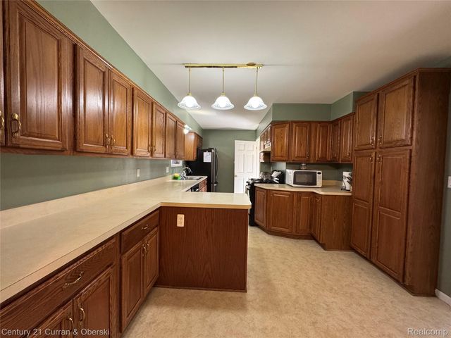 948 Van Sull Street, Westland, MI 48185