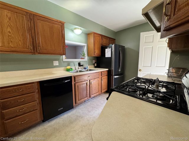 948 Van Sull Street, Westland, MI 48185