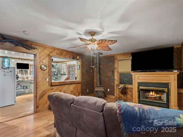 1571 Roaring Fork Road, Burnsville, NC 28714