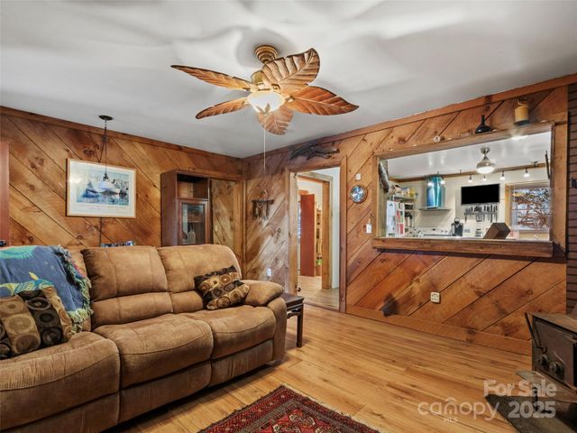 1571 Roaring Fork Road, Burnsville, NC 28714