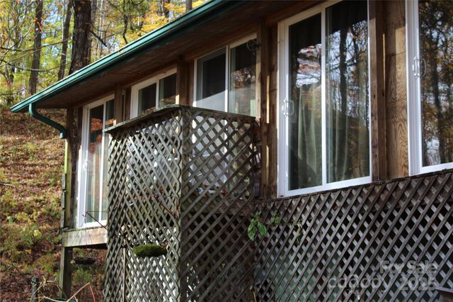 1571 Roaring Fork Road, Burnsville, NC 28714