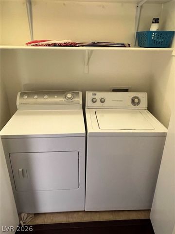 8128 Broken Spur Lane, Las Vegas, NV 89131