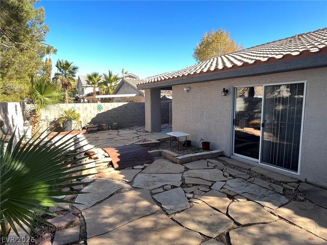 8128 Broken Spur Lane, Las Vegas, NV 89131