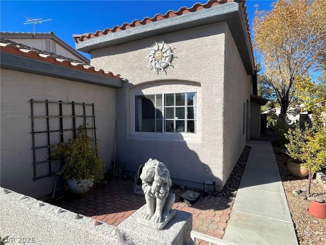 8128 Broken Spur Lane, Las Vegas, NV 89131
