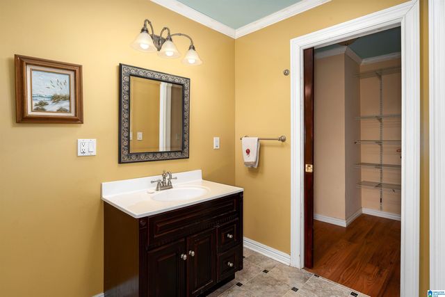 5072 MOUNTAIN VALLEY ROAD, Hueytown, AL 35023