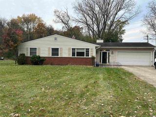 52615 Bamford Drive, South Bend, IN 46637