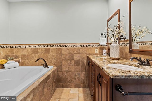 914 BONNY LANE, Mechanicsburg, PA 17055