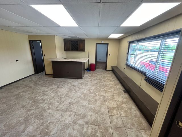 7458 W 64th Place, Summit, IL 60501