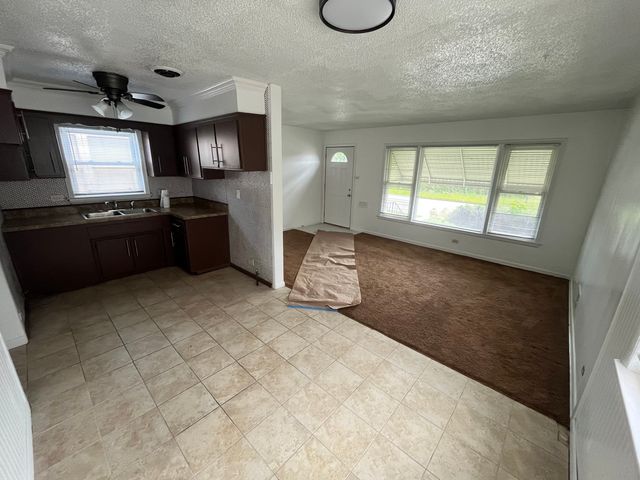 7458 W 64th Place, Summit, IL 60501