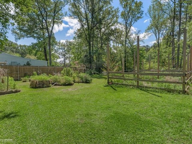 533 W Mckinley Avenue, Haughton, LA 71037