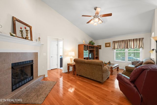 957 Stonecrest Loop, Crossville, TN 38571