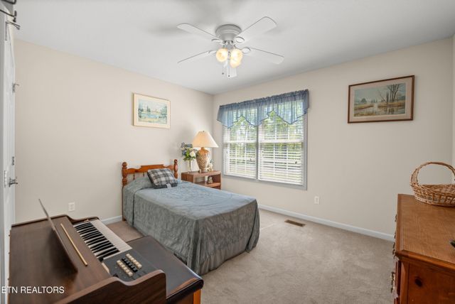 957 Stonecrest Loop, Crossville, TN 38571