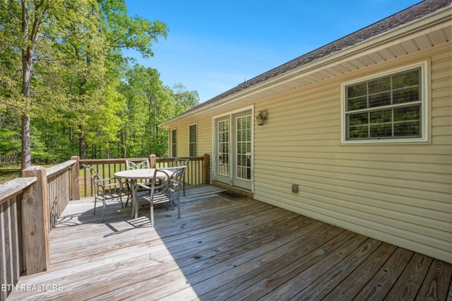 957 Stonecrest Loop, Crossville, TN 38571