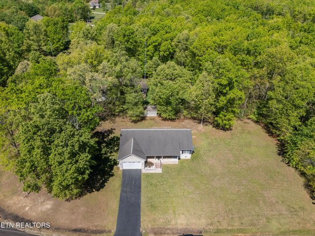 957 Stonecrest Loop, Crossville, TN 38571