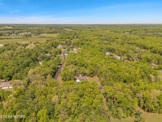 957 Stonecrest Loop, Crossville, TN 38571