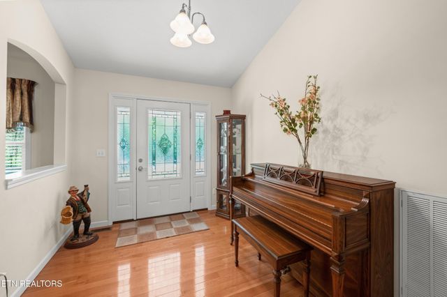 957 Stonecrest Loop, Crossville, TN 38571