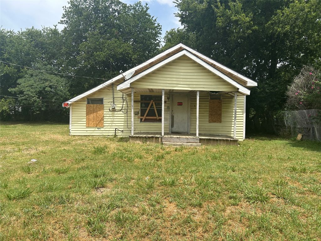 804 S Rusk Avenue, Alvarado, TX 76009