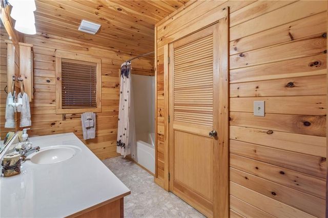 220 Blue Ridge Trails, Morganton, GA 30560