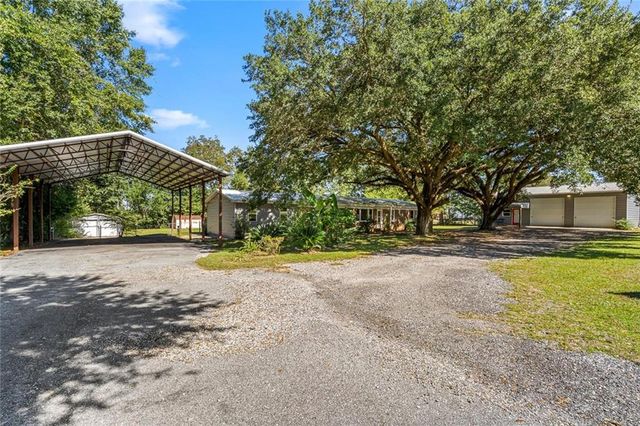 23747 County Road 64 Road, Robertsdale, AL 36567