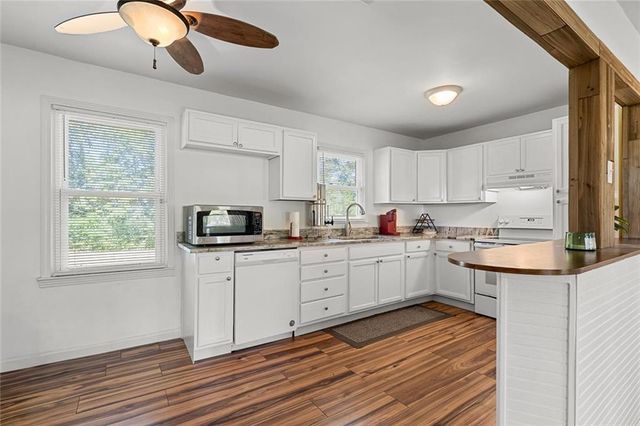 23747 County Road 64 Road, Robertsdale, AL 36567
