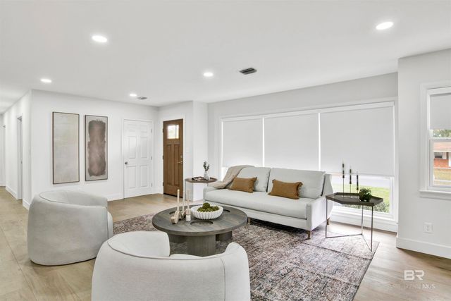 380 S Church Street, Fairhope, AL 36532