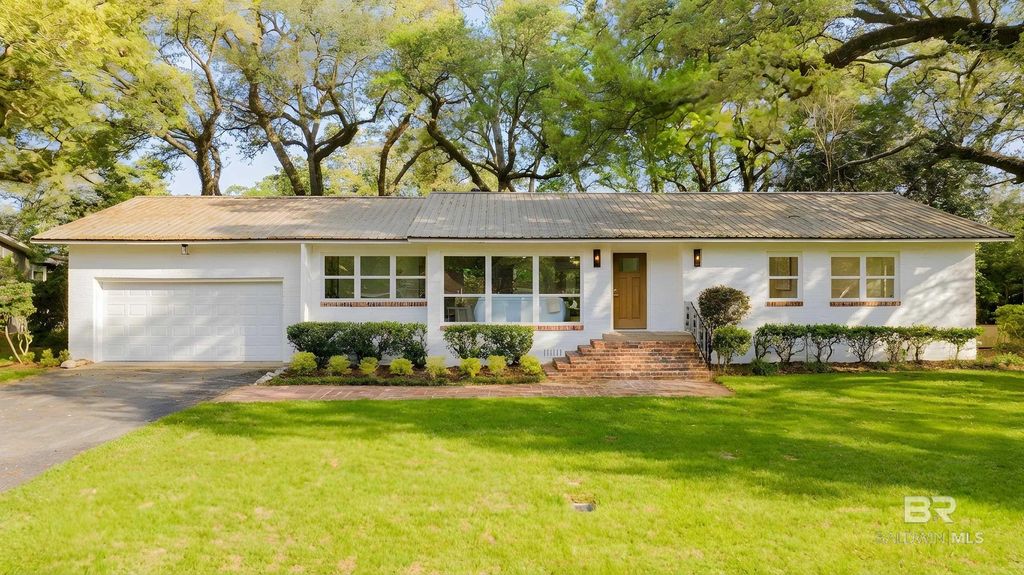 380 S Church Street, Fairhope, AL 36532