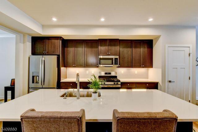 4 Owen Ct 4, Franklin Twp., NJ 08873